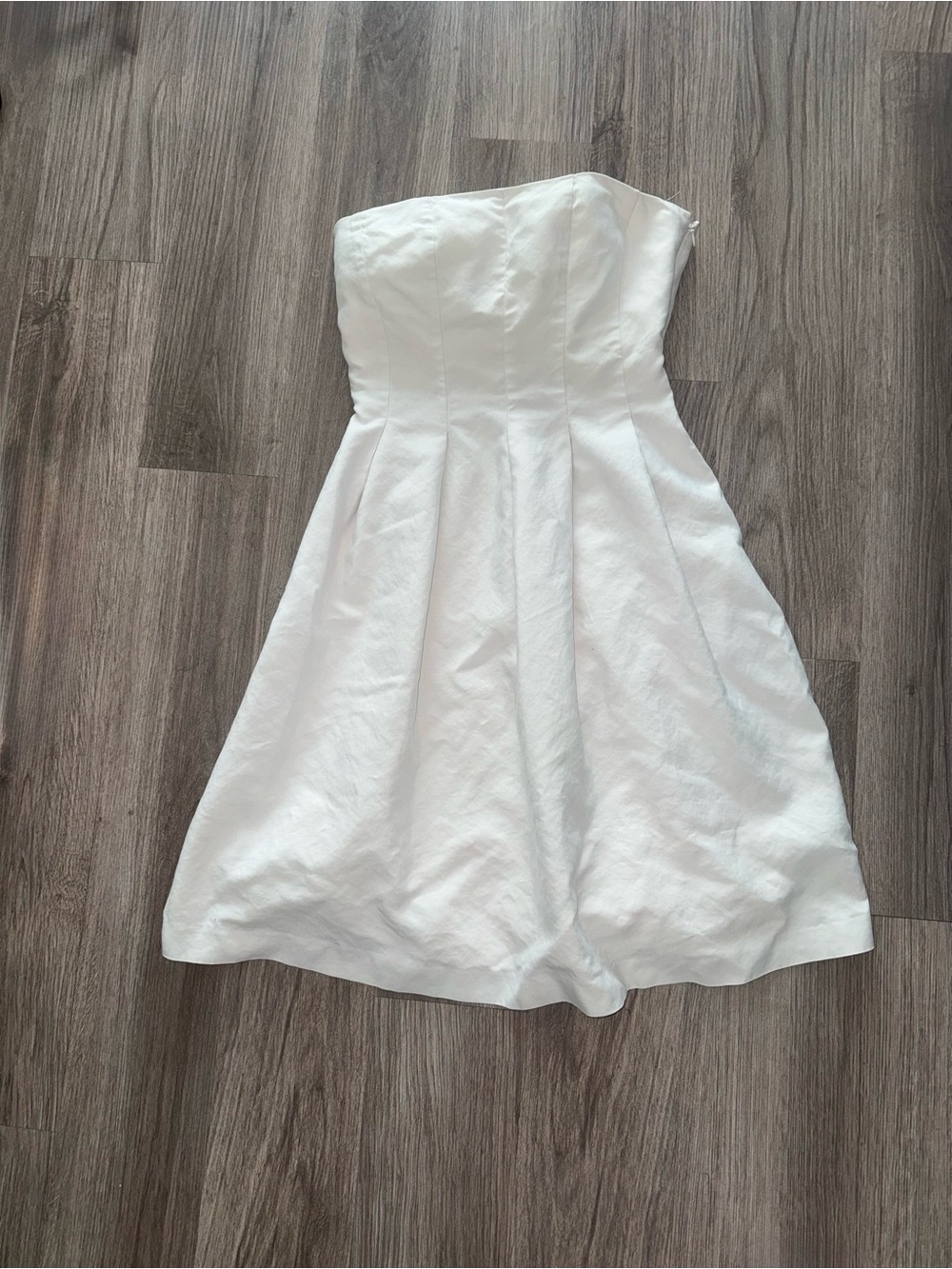 Ann Taylor Strapless White Pleated Mini Dress Size 6